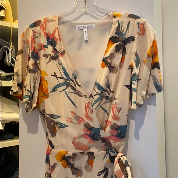 Floral wrap dress - Picture 1 of 4